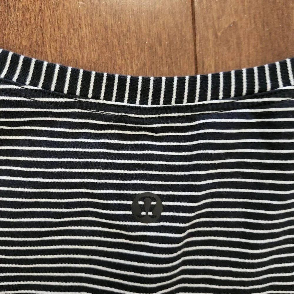 Lululemon women's black and white stripe tank top - Picture 3 of 5